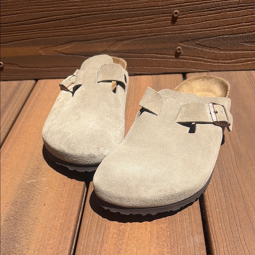 LIKE NEW Birkenstock Boston Soft Footbed Suede Leather Taupe